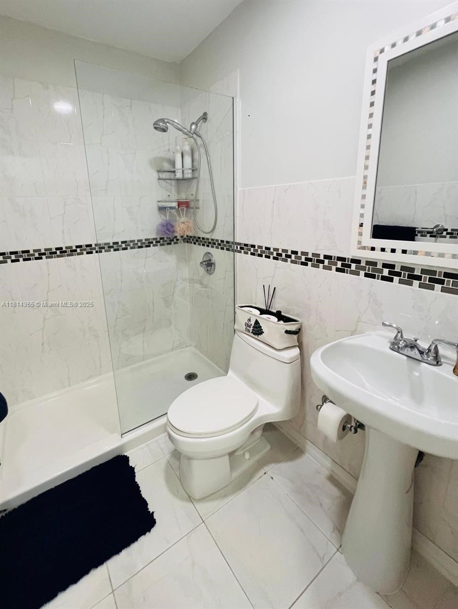 MUNNE SUB - Residential Lease
