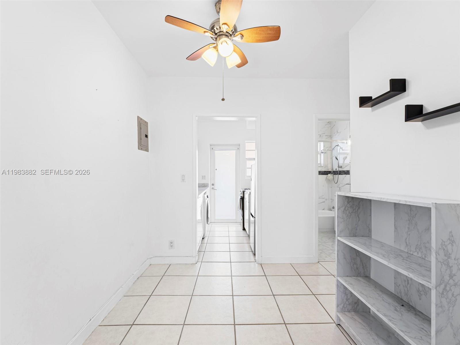 BASE01 CONDO - Residential