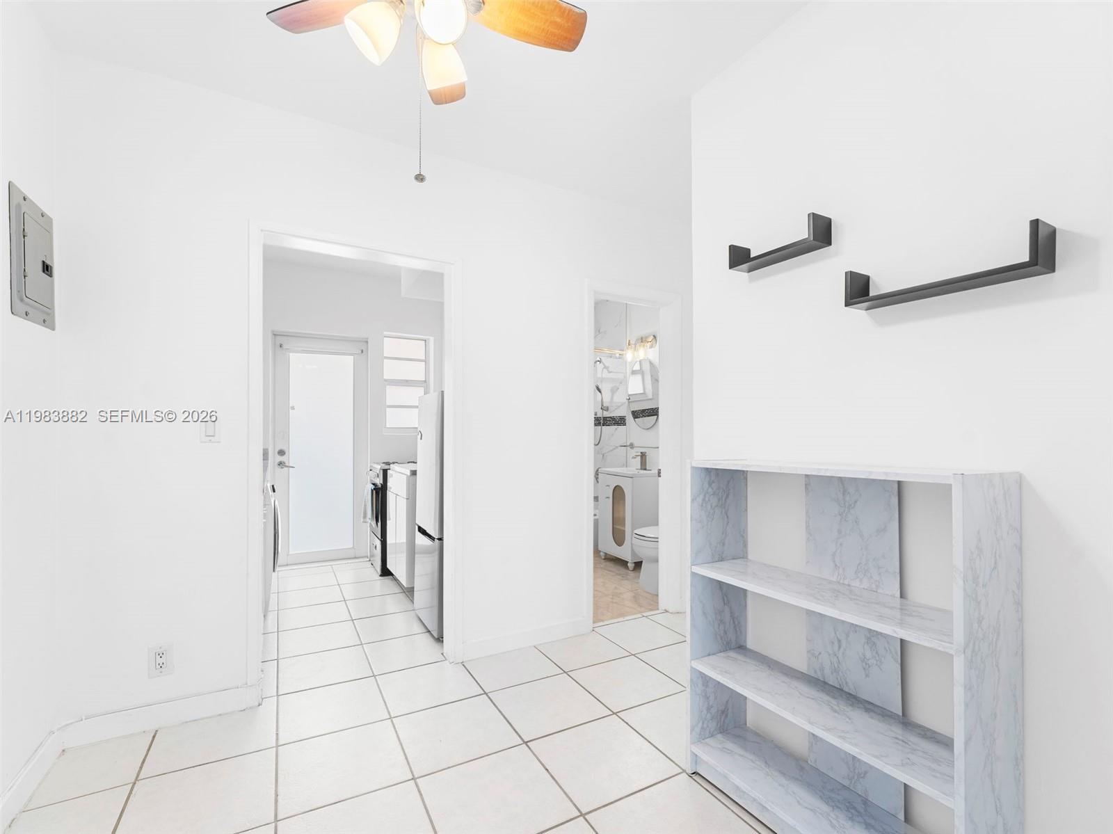 BASE01 CONDO - Residential