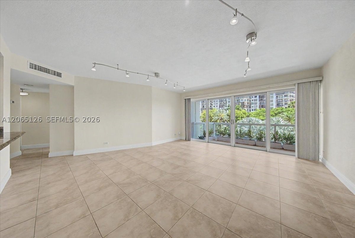2451 Brickell Ave 4F