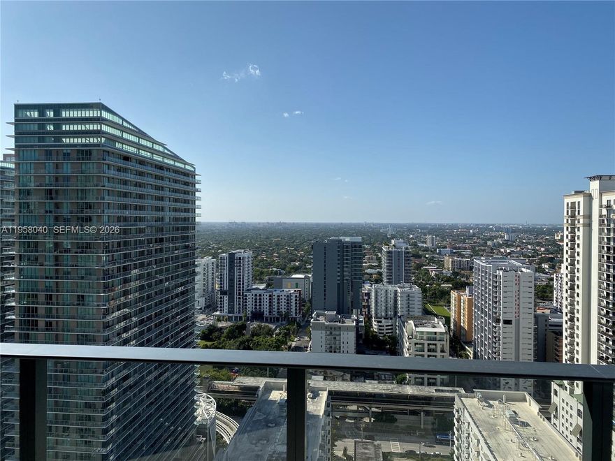 Amazing 1 bedroom and 1.5 bath residence in the sky. Brickell Flatiron is a 64-story glass tower by developer Ugo
Colombo featuring the highest quality Italian finishes, resort style amenities and service. Amenities include rooftop
spa and fitness center with private steam, sauna, locker facilities, lap pool, children’s playroom, full-time doorman
and concierge, private movie theater, wine room and social lounge. Located in the heart of Brickell, close to Mary
Brickell Village, Brickell City Centre and all that Brickell has to offer.