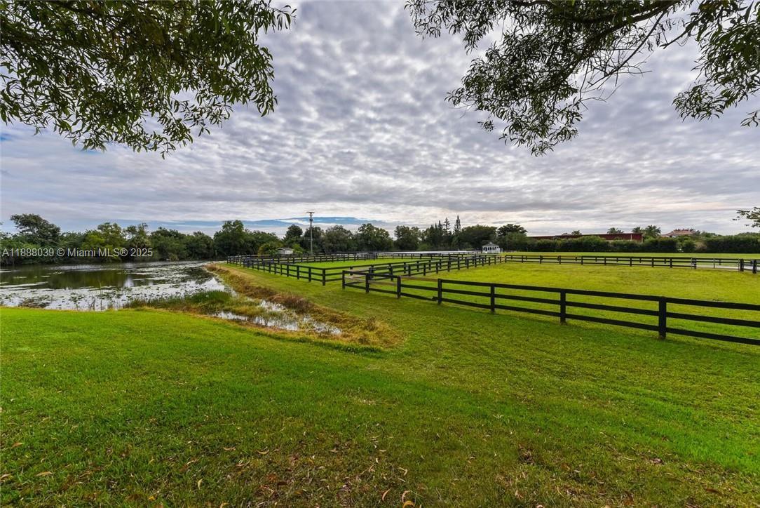 PALM BEACH POINT EAST - Residential