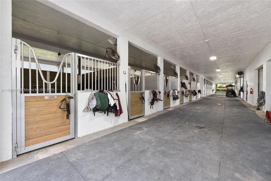 PALM BEACH POINT EAST - Residential