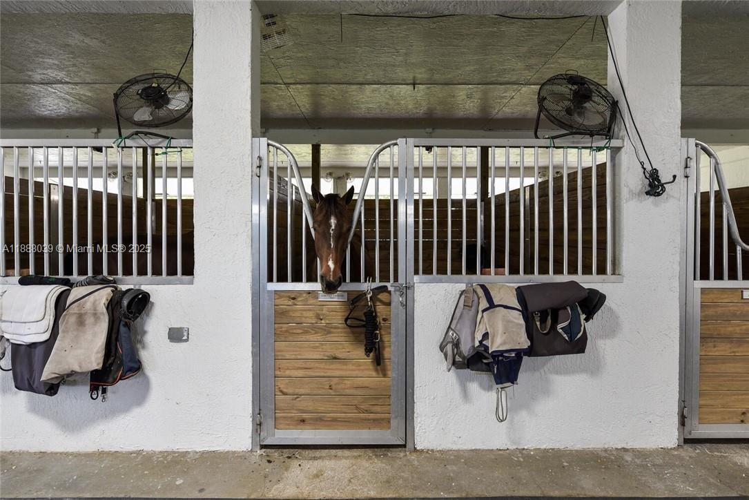 PALM BEACH POINT EAST - Residential