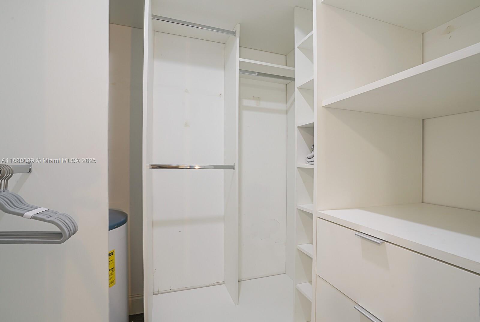 PALM BEACH POINT EAST - Residential