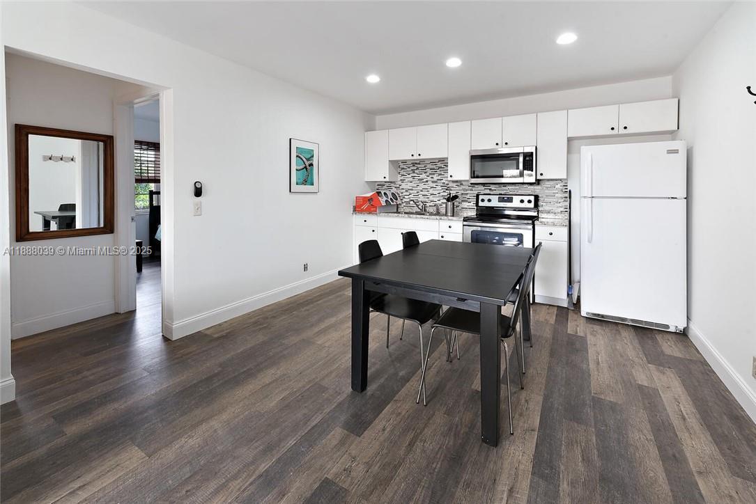 PALM BEACH POINT EAST - Residential