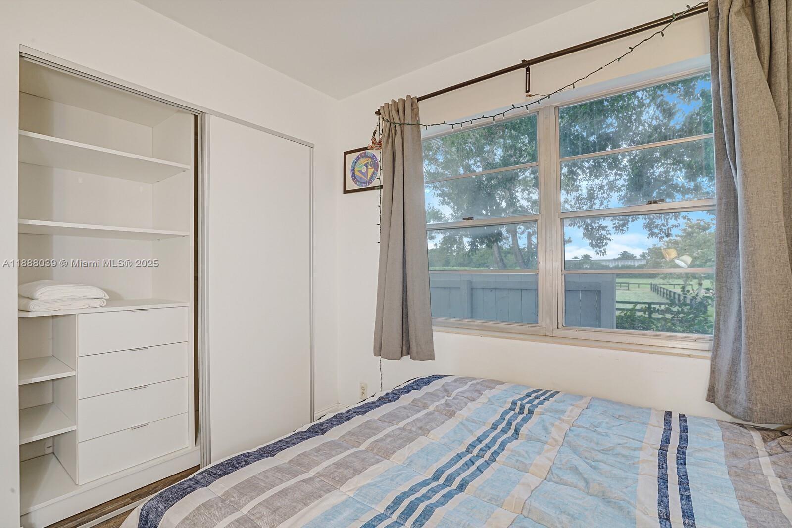 PALM BEACH POINT EAST - Residential