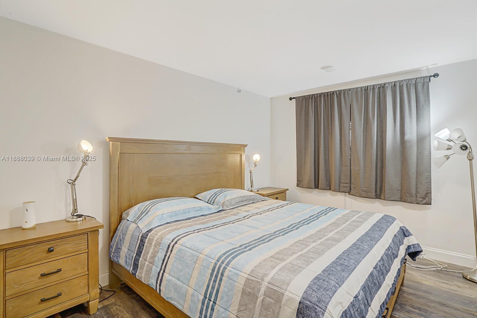 PALM BEACH POINT EAST - Residential