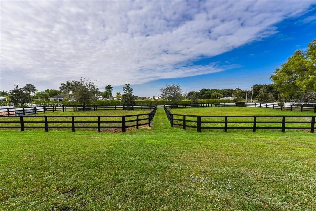 PALM BEACH POINT EAST - Residential