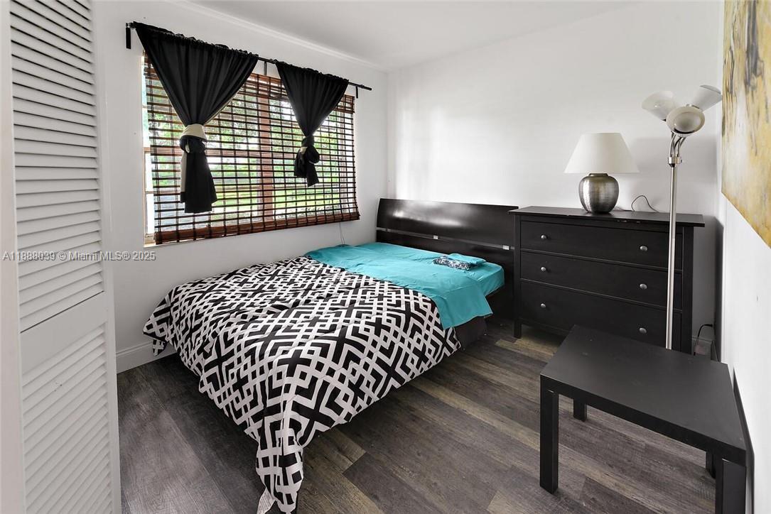 PALM BEACH POINT EAST - Residential