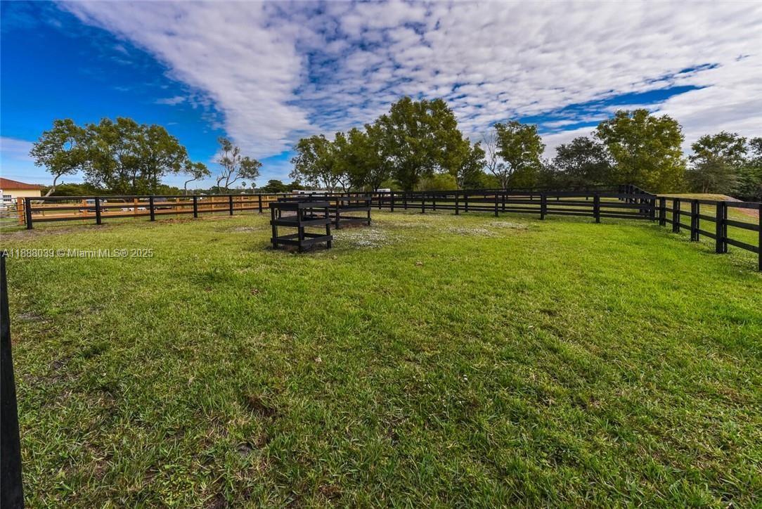 PALM BEACH POINT EAST - Residential