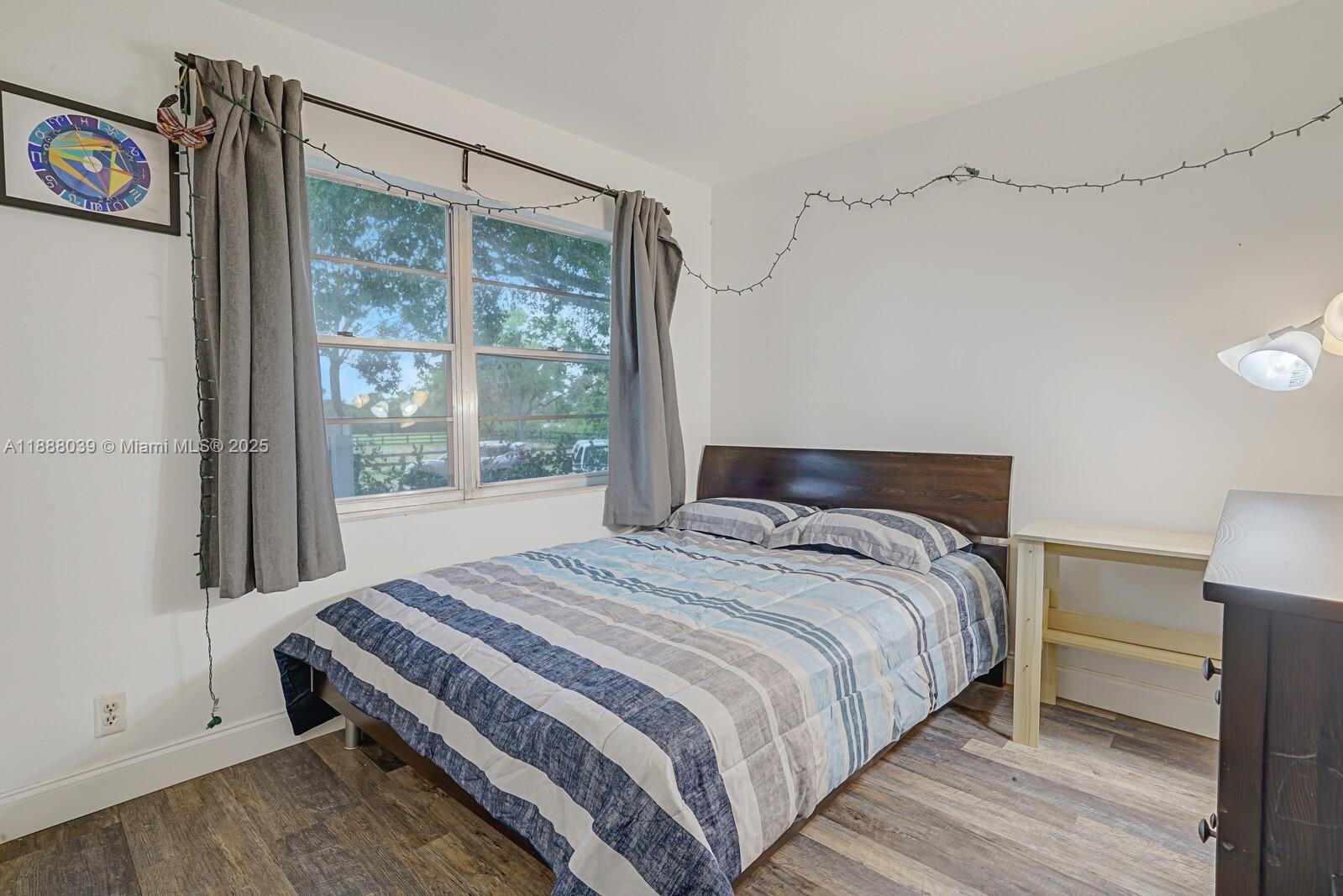 PALM BEACH POINT EAST - Residential