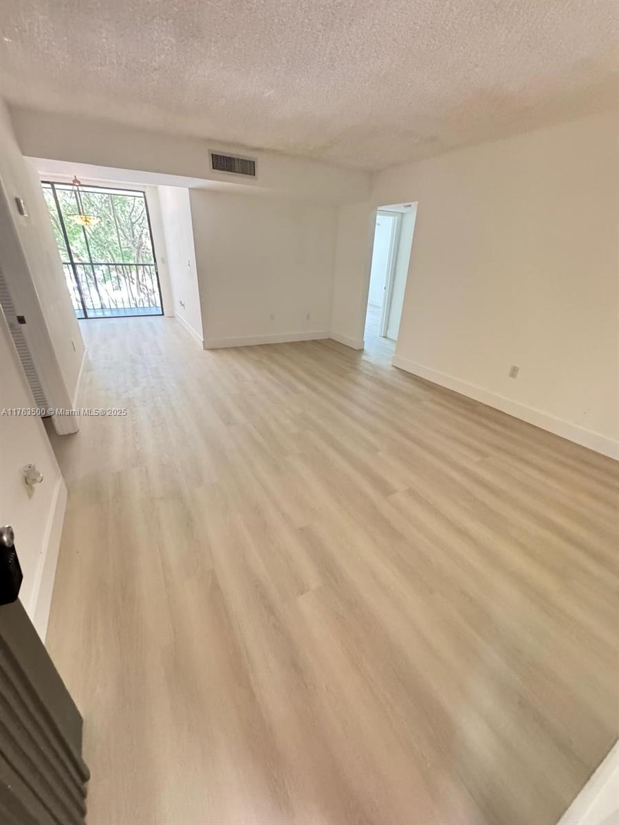 HORIZONS WEST CONDO #4 - Residential