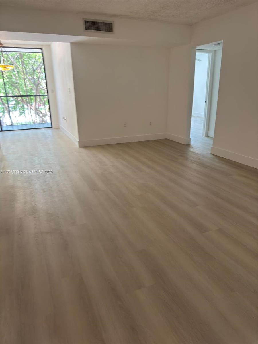 HORIZONS WEST CONDO #4 - Residential