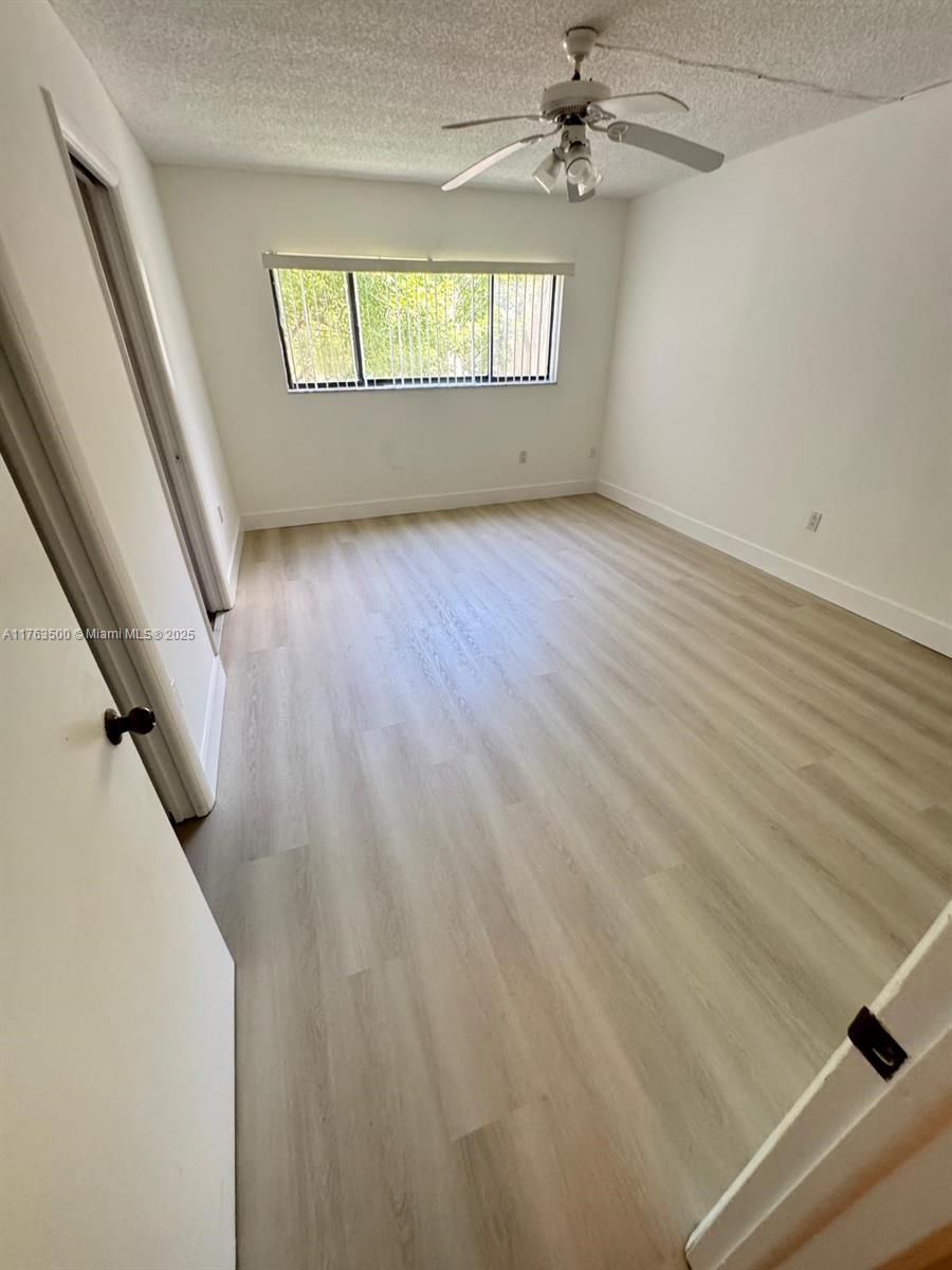 HORIZONS WEST CONDO #4 - Residential