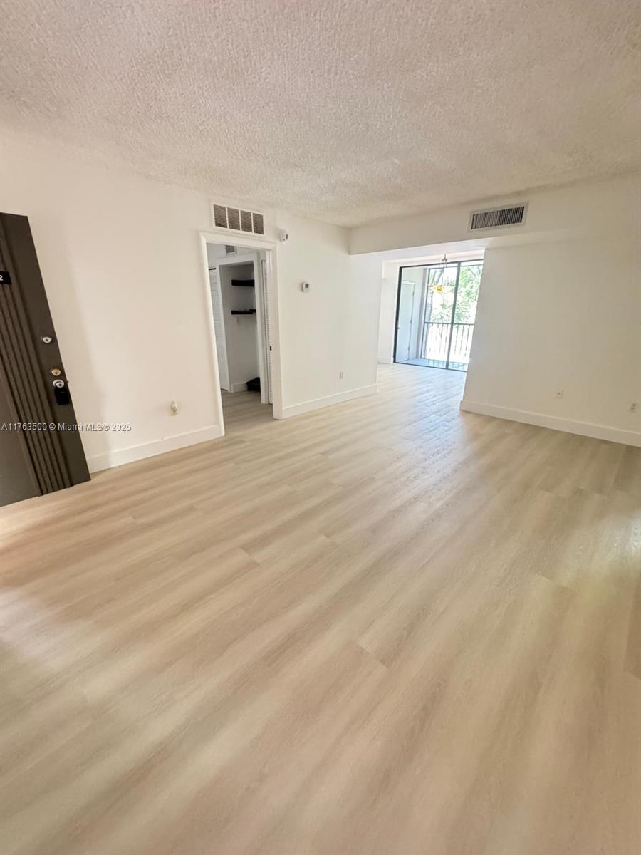 HORIZONS WEST CONDO #4 - Residential