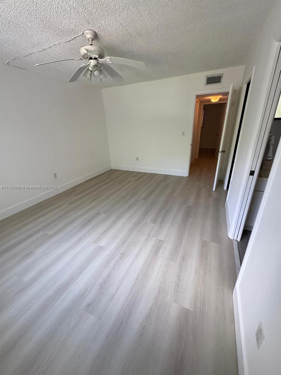 HORIZONS WEST CONDO #4 - Residential