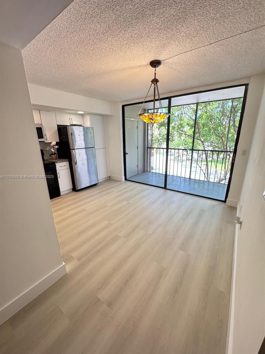 HORIZONS WEST CONDO #4 - Residential