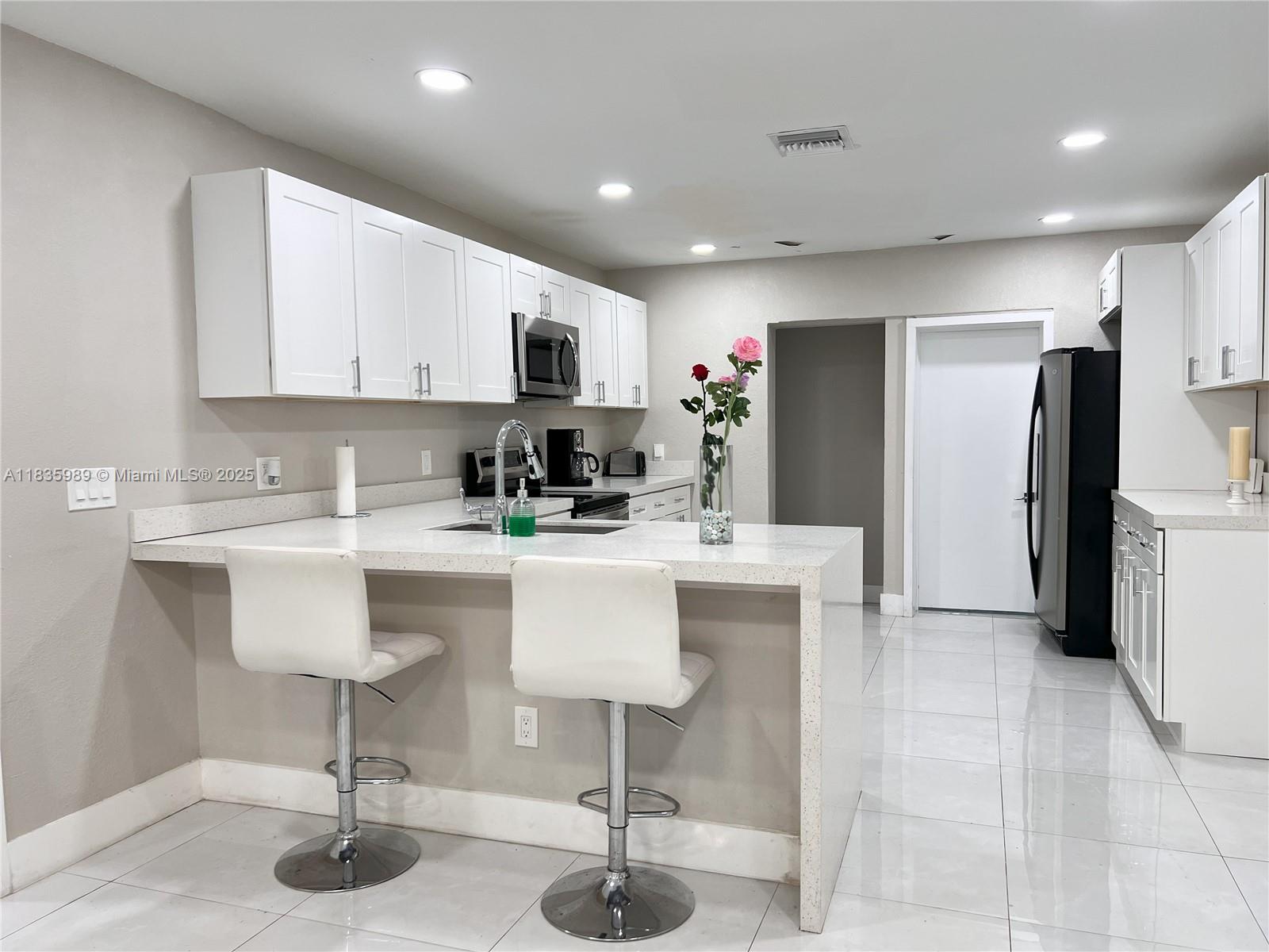 341 S 24th Ave