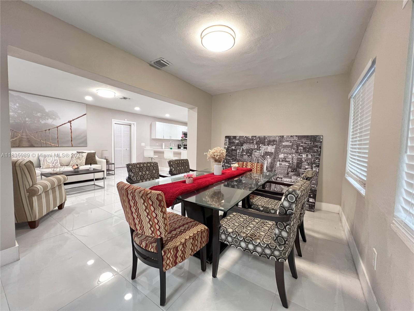 341 S 24th Ave