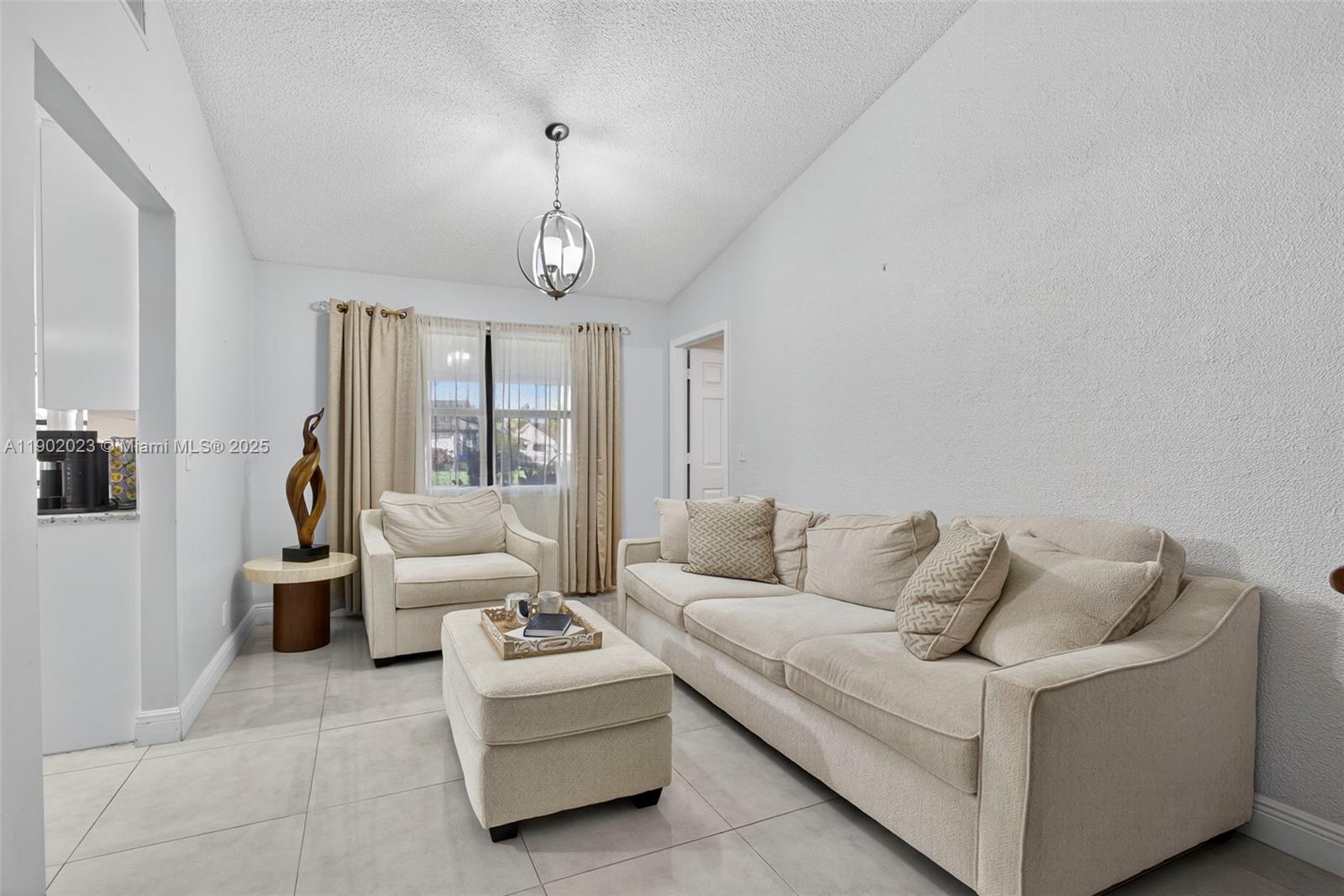 LA MANCHA 3 - Residential Lease