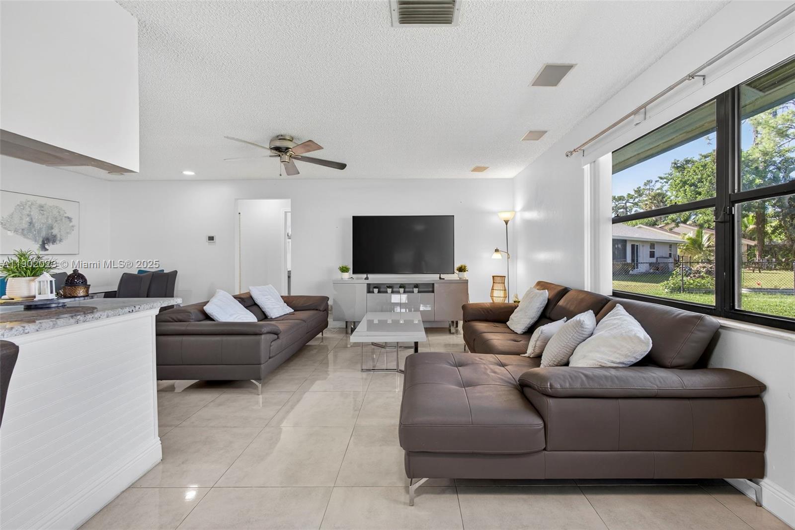 LA MANCHA 3 - Residential Lease