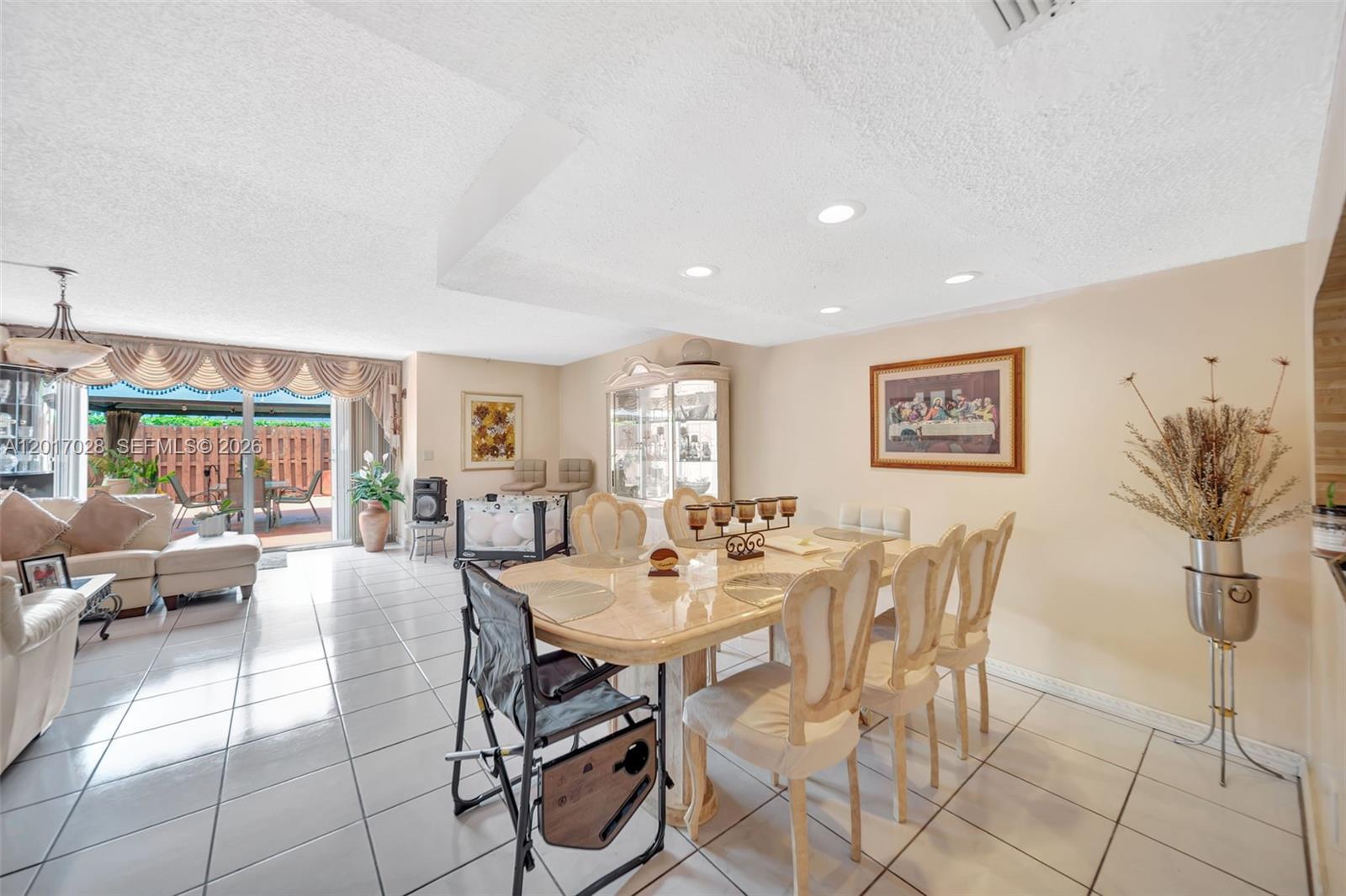 KENDALE LAKES NORTH SEC 7 - Residential