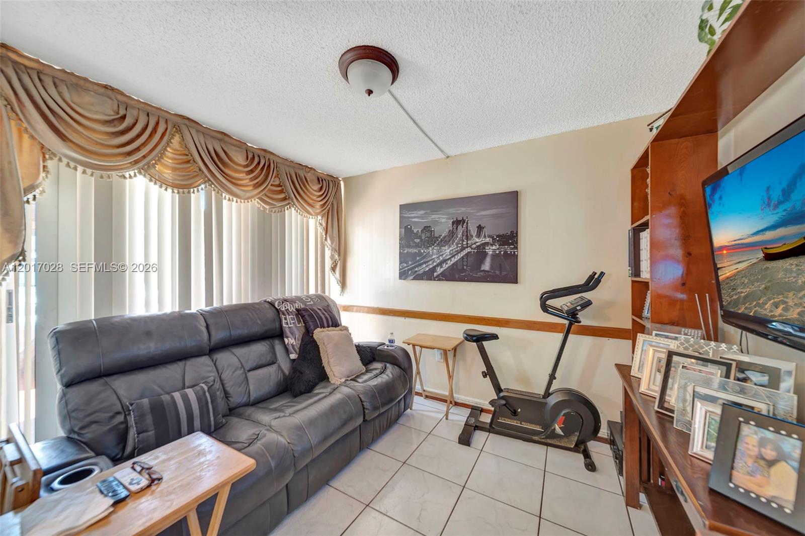 KENDALE LAKES NORTH SEC 7 - Residential