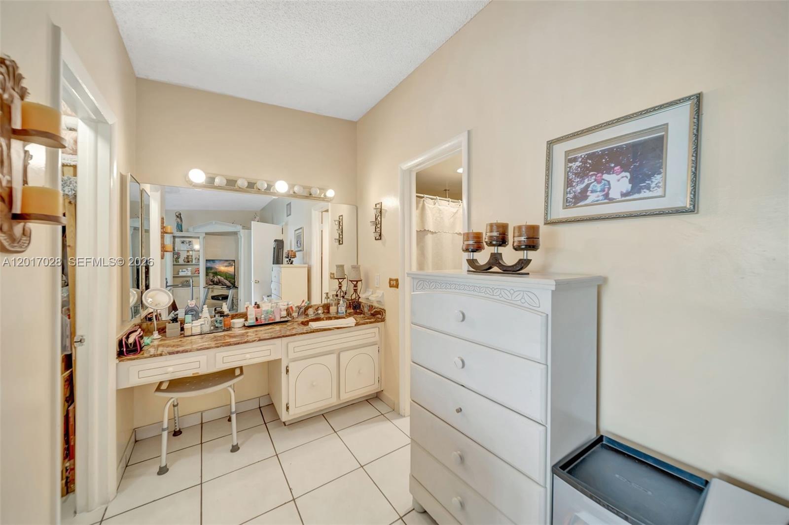 KENDALE LAKES NORTH SEC 7 - Residential