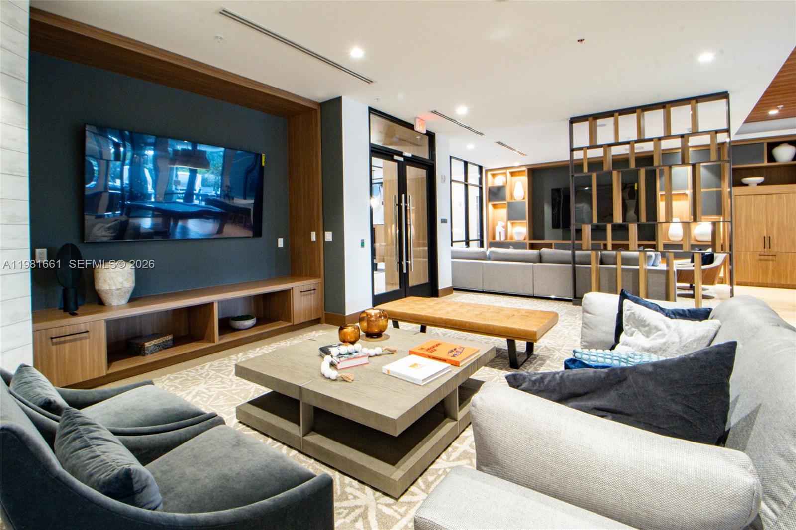 RAMBLEWOOD SOUTH - Residential Lease