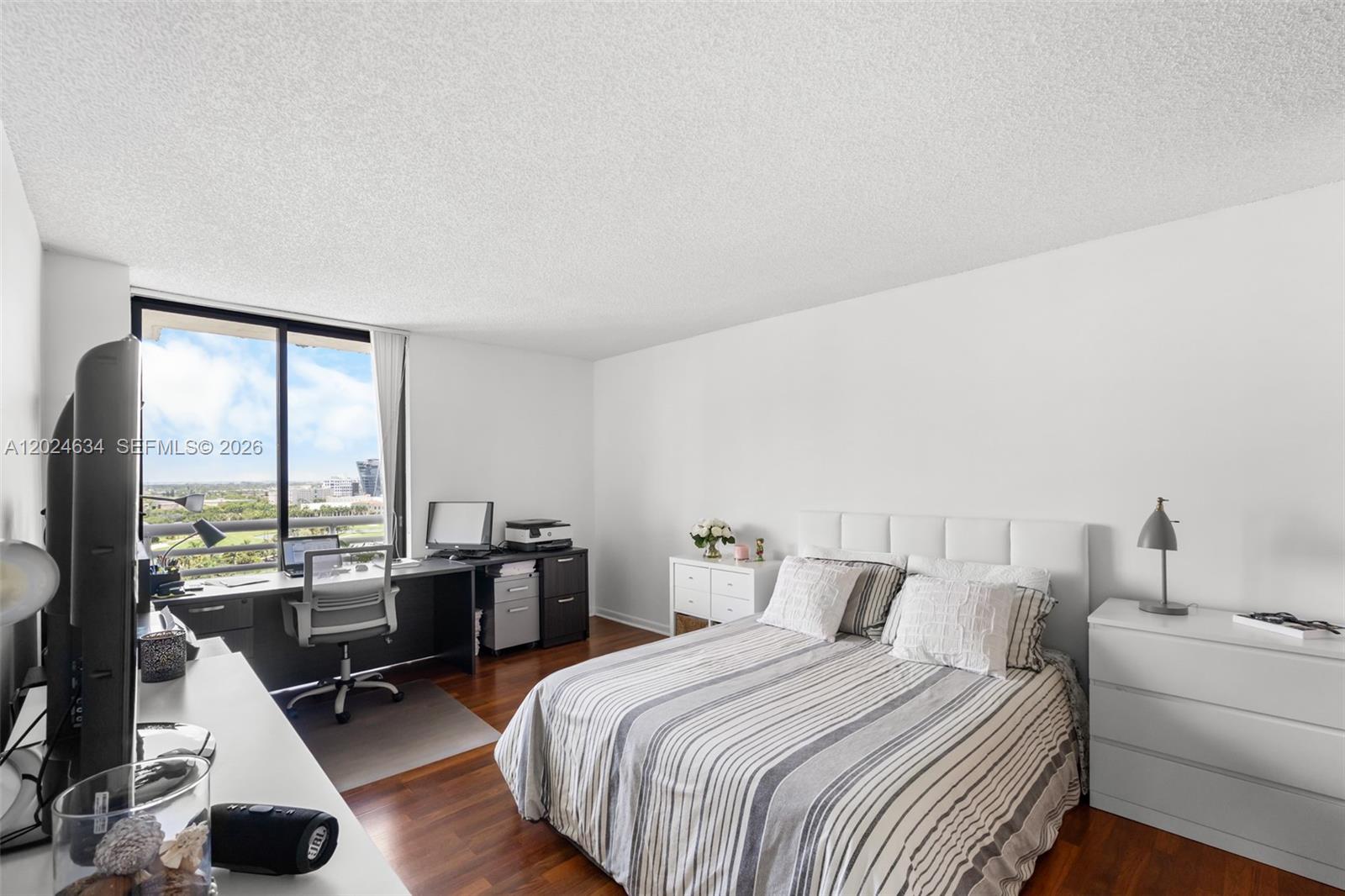 PARC CENTRAL AVENTURA EAS - Residential
