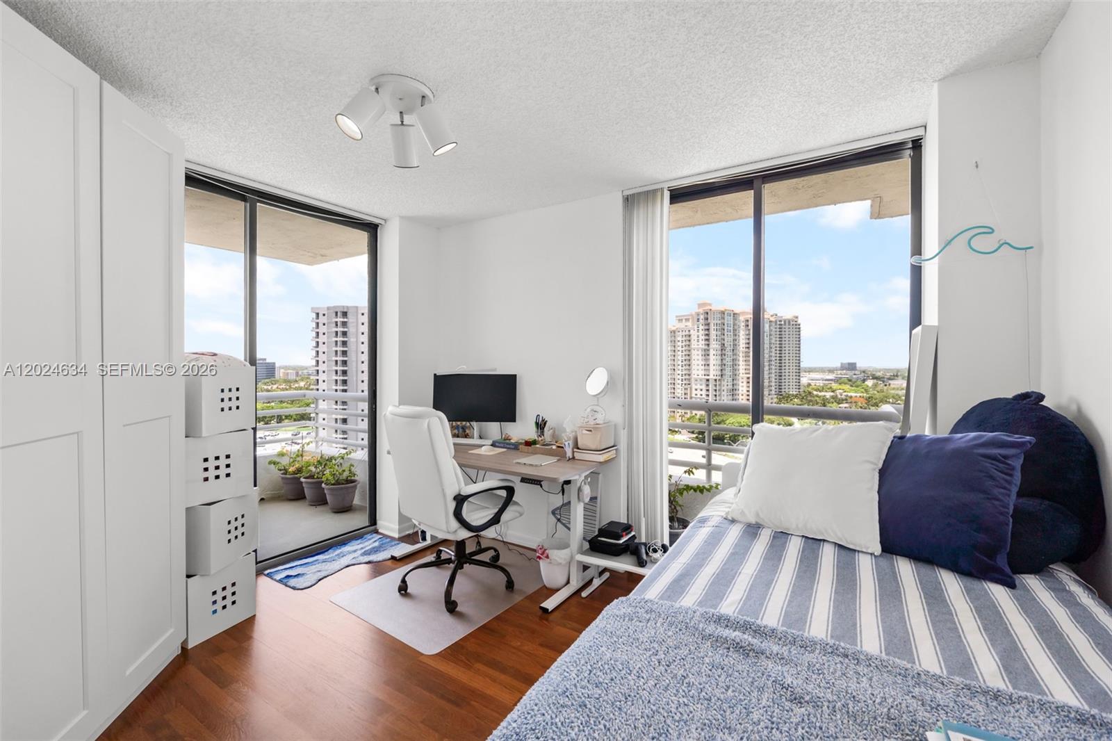 PARC CENTRAL AVENTURA EAS - Residential