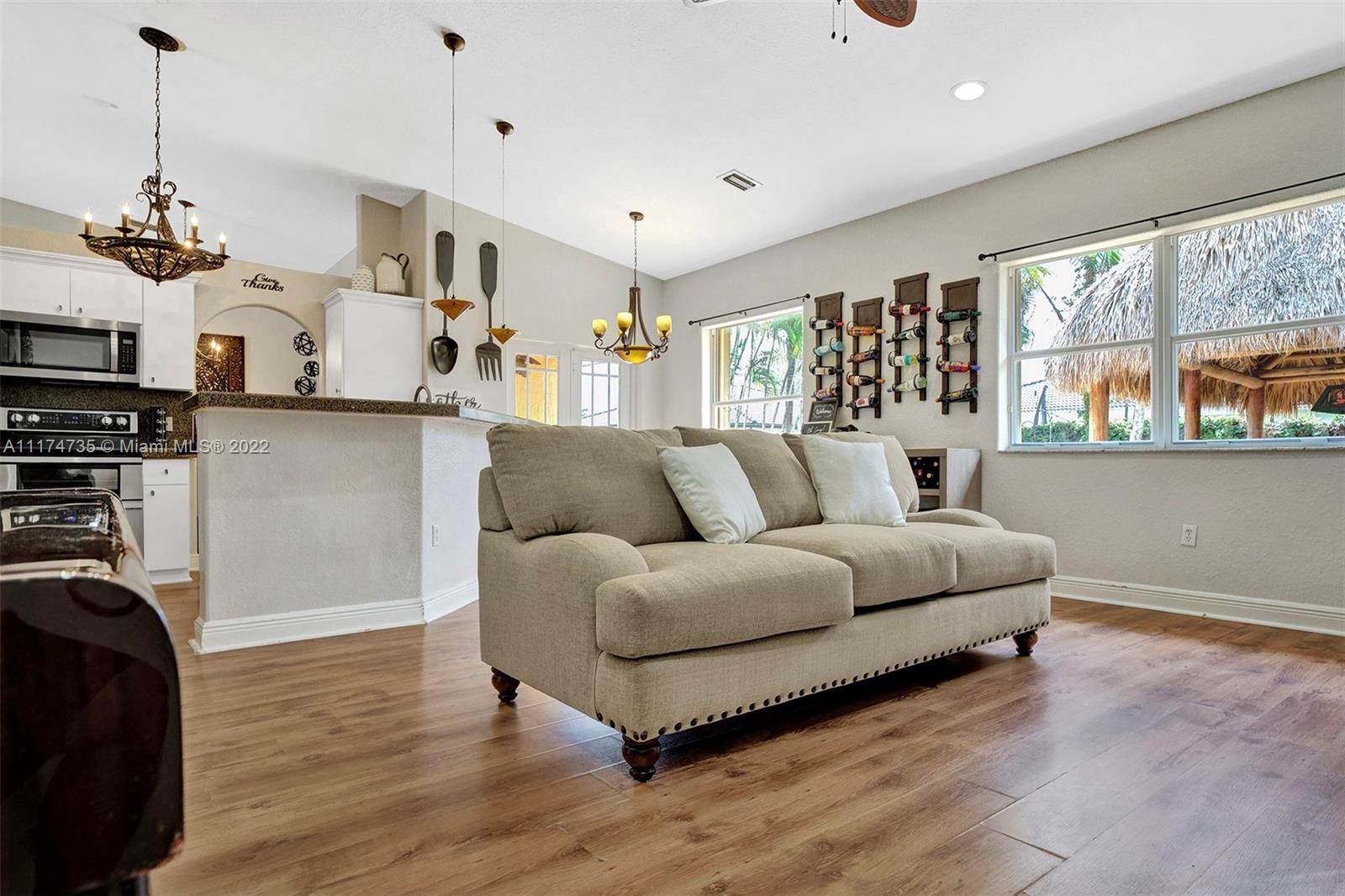 ROYAL LANDINGS - Residential