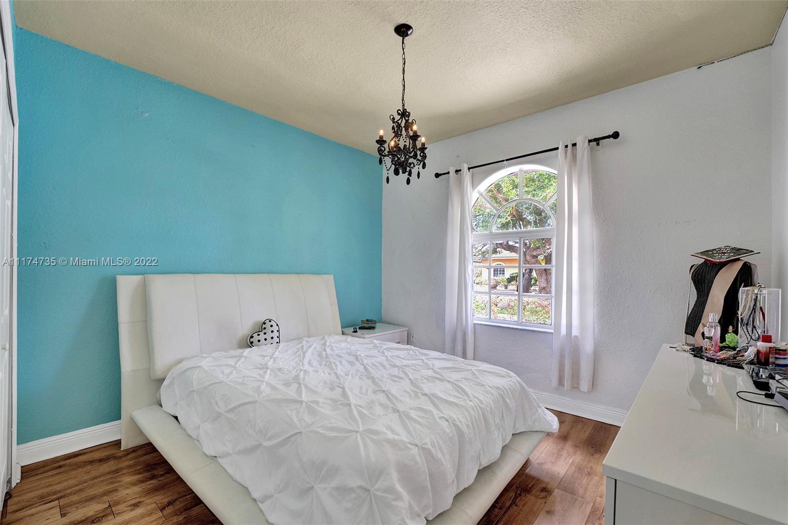 ROYAL LANDINGS - Residential