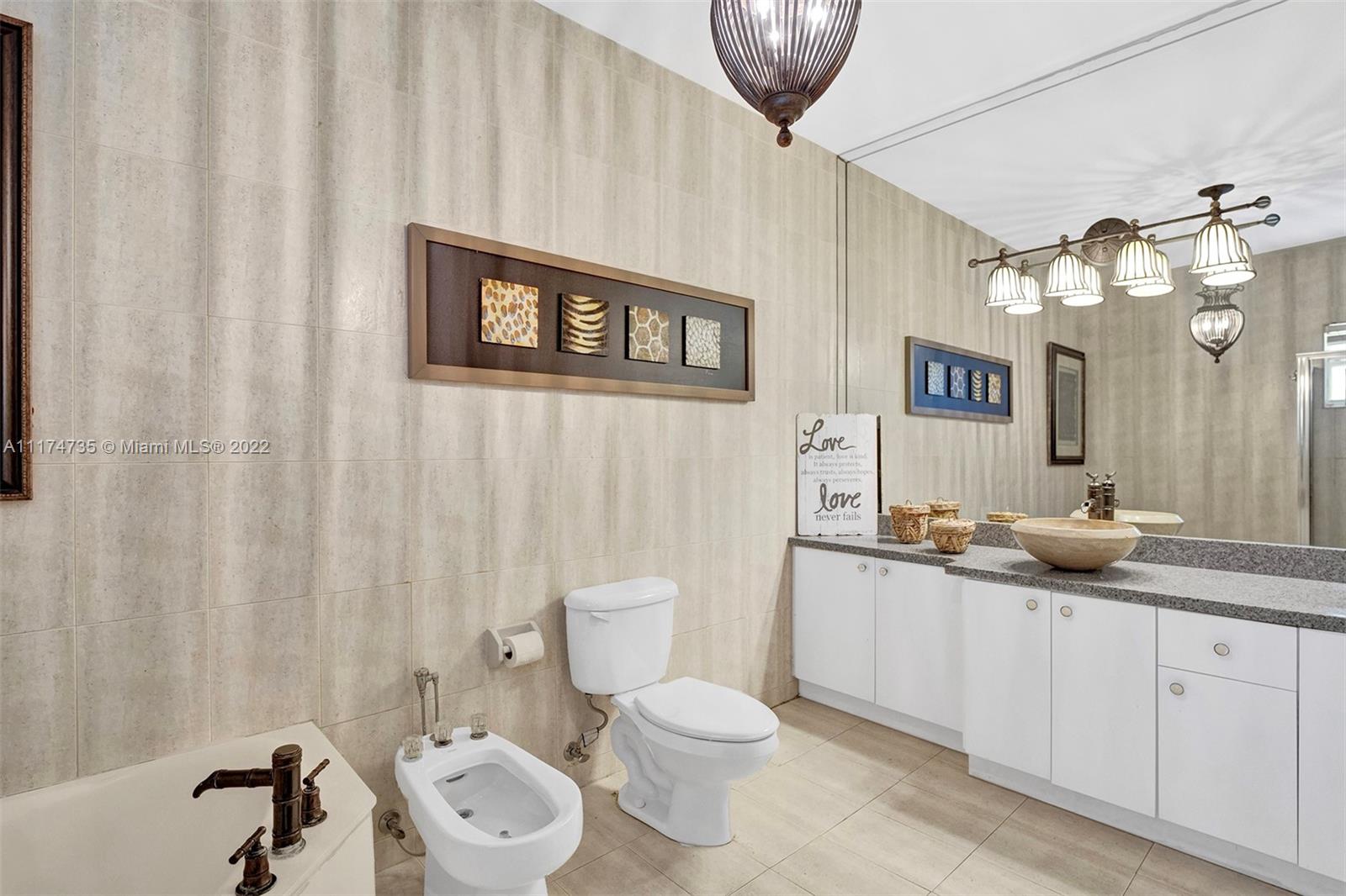 ROYAL LANDINGS - Residential