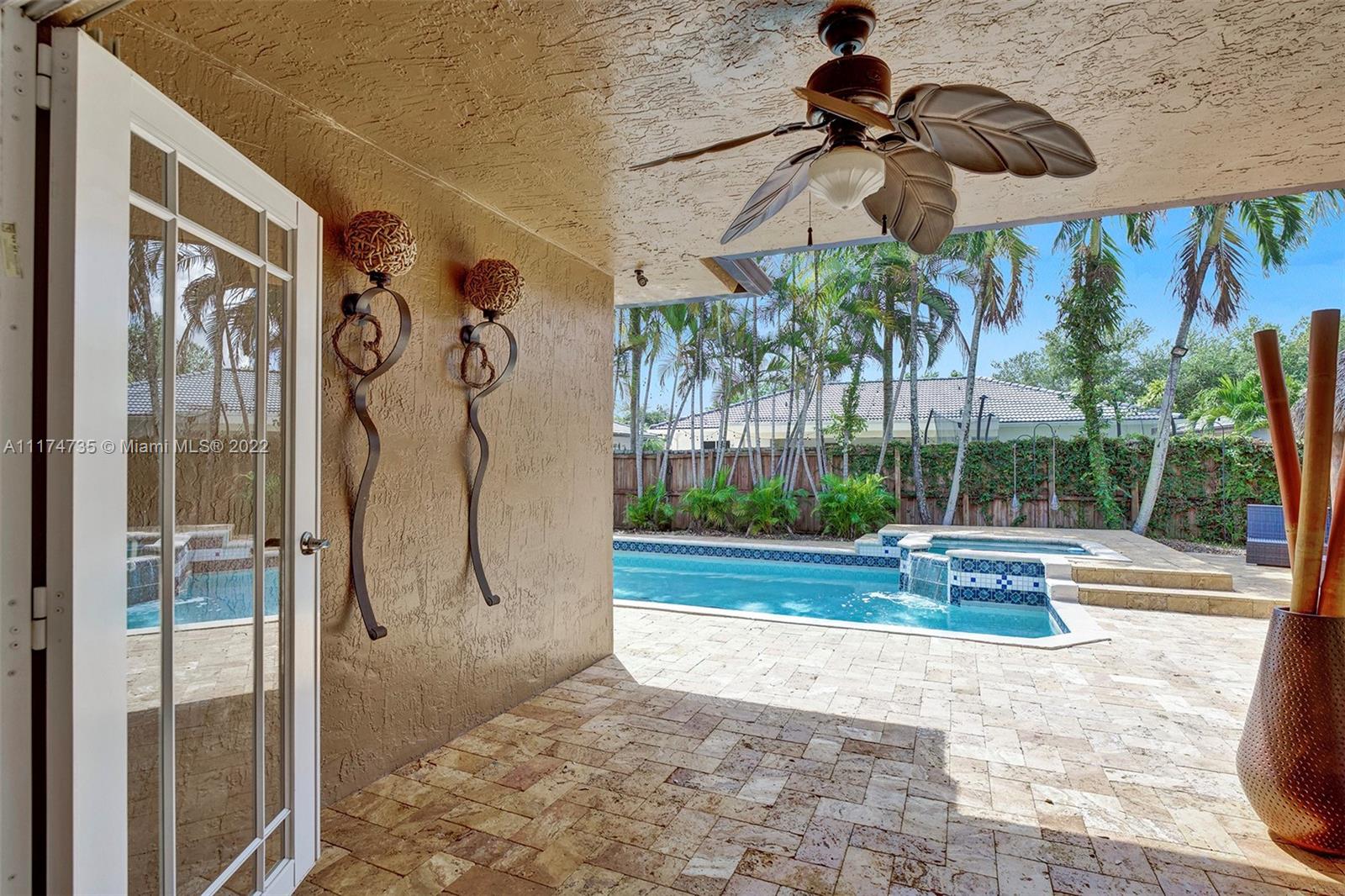 ROYAL LANDINGS - Residential