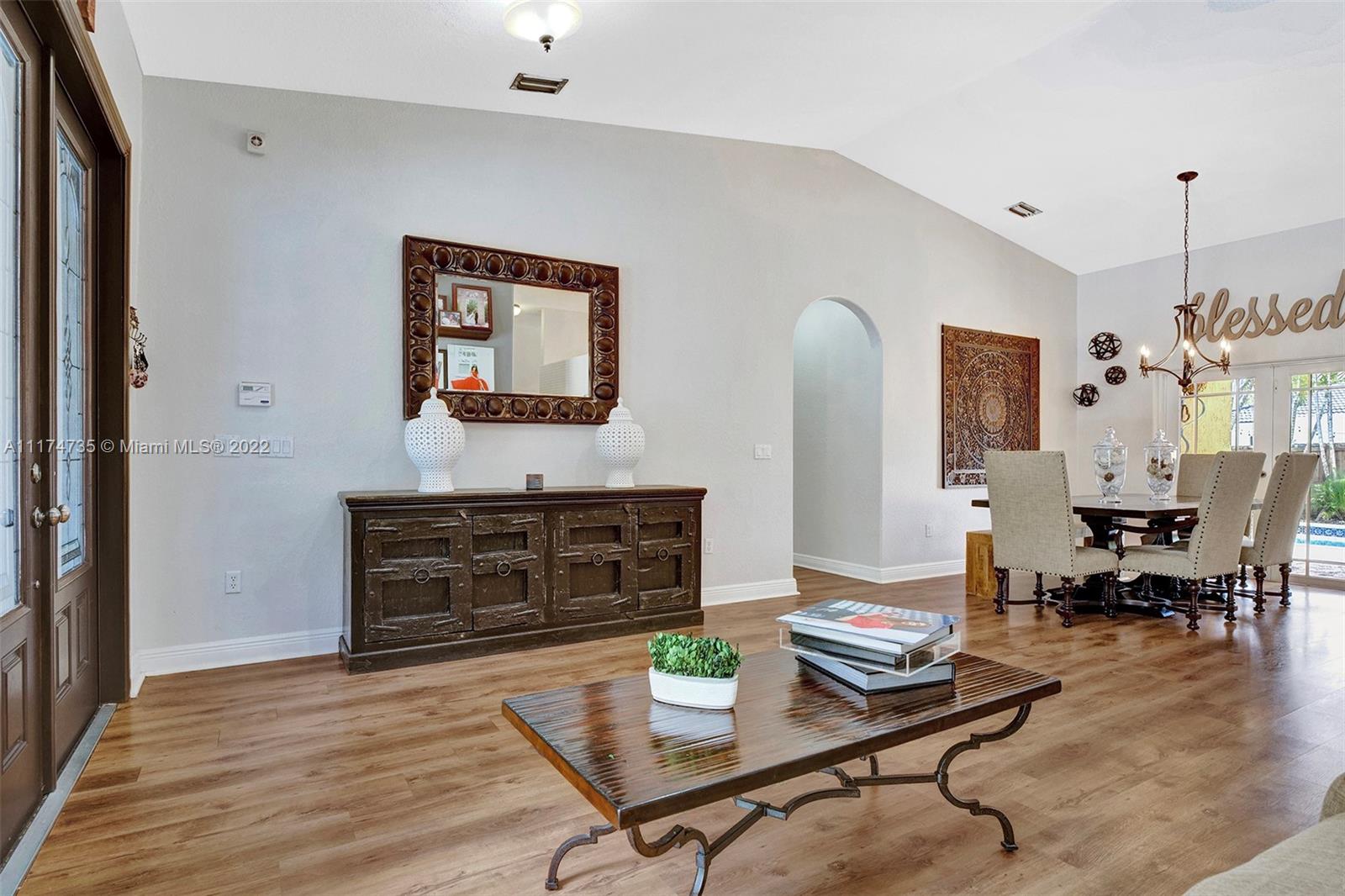 ROYAL LANDINGS - Residential