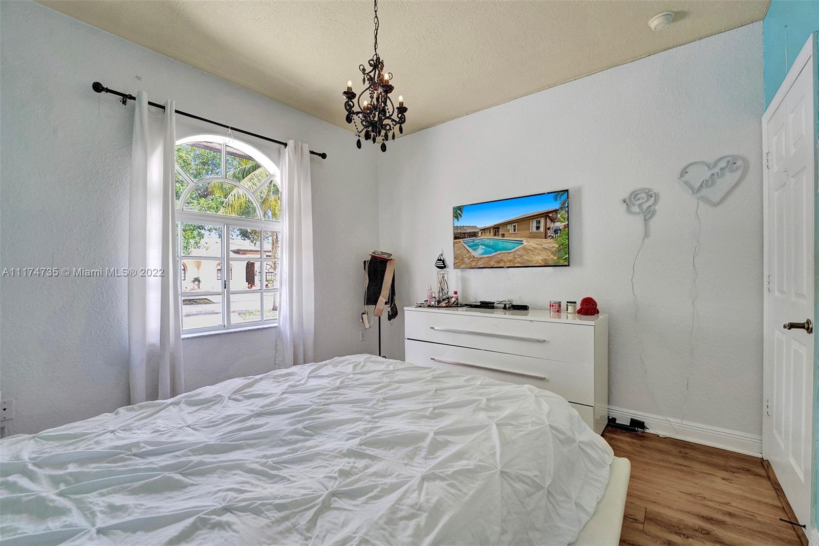 ROYAL LANDINGS - Residential