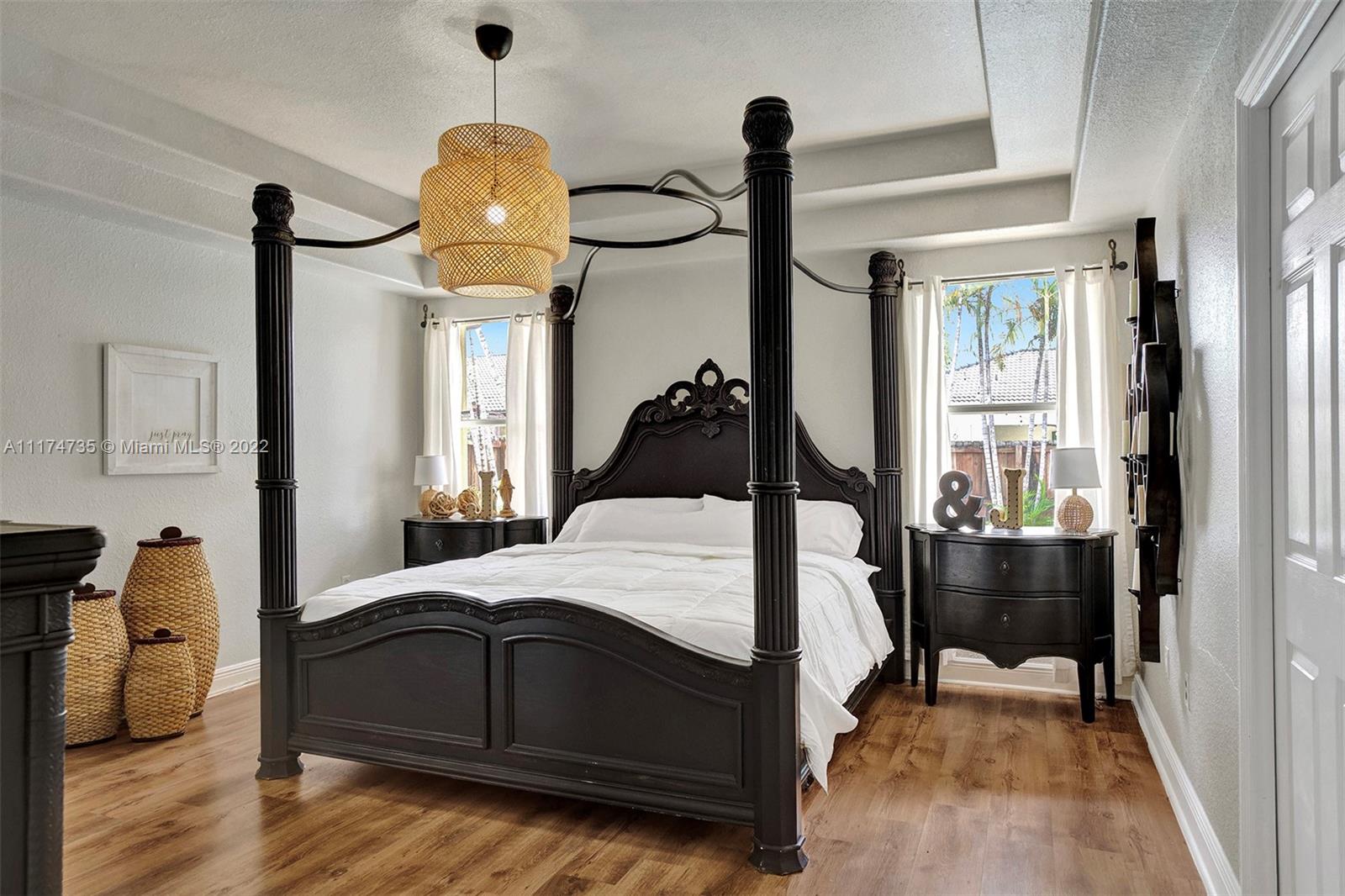 ROYAL LANDINGS - Residential