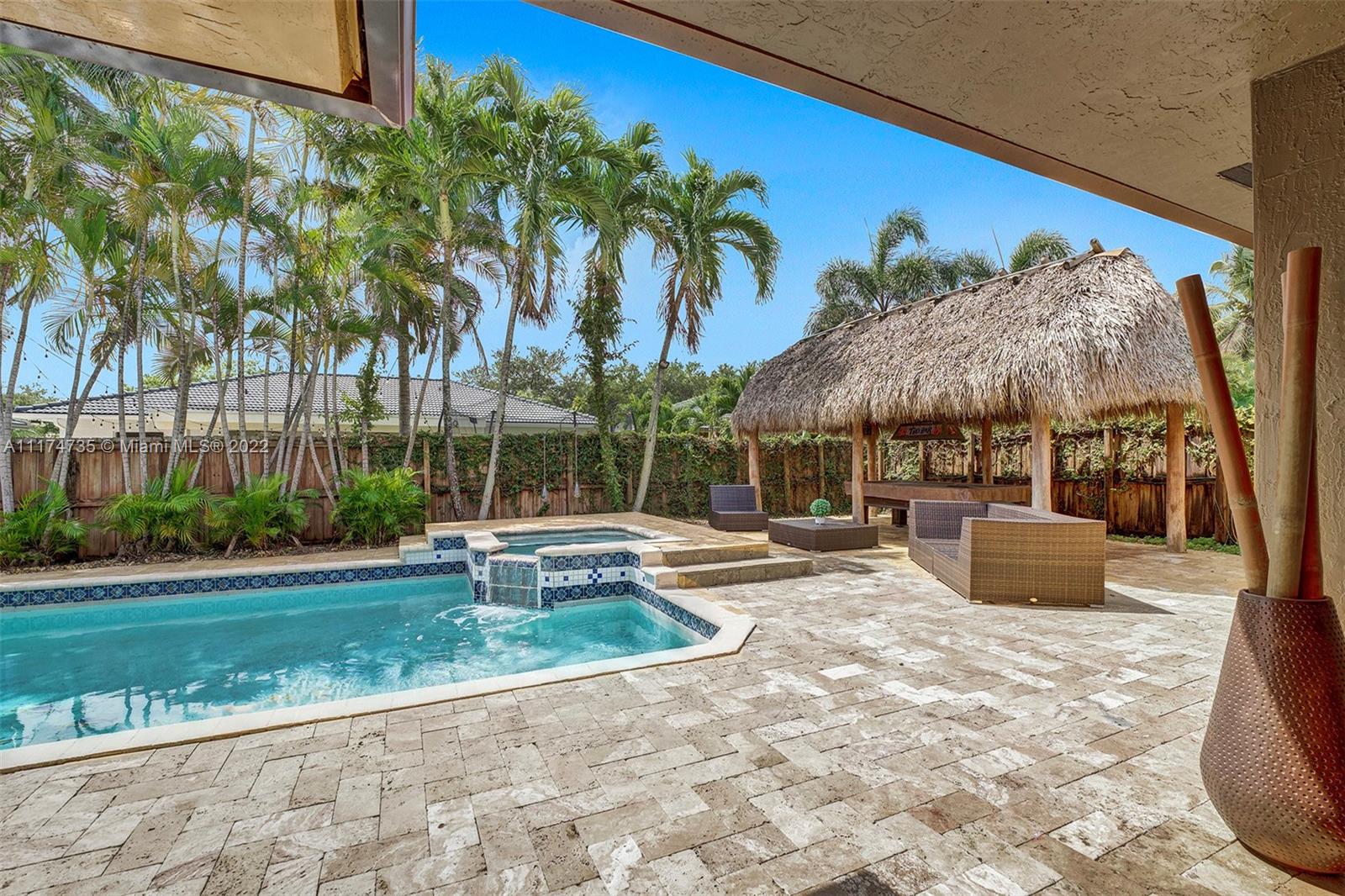 ROYAL LANDINGS - Residential