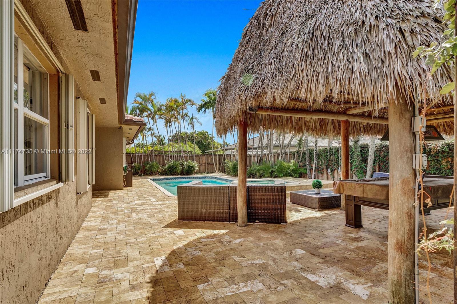 ROYAL LANDINGS - Residential