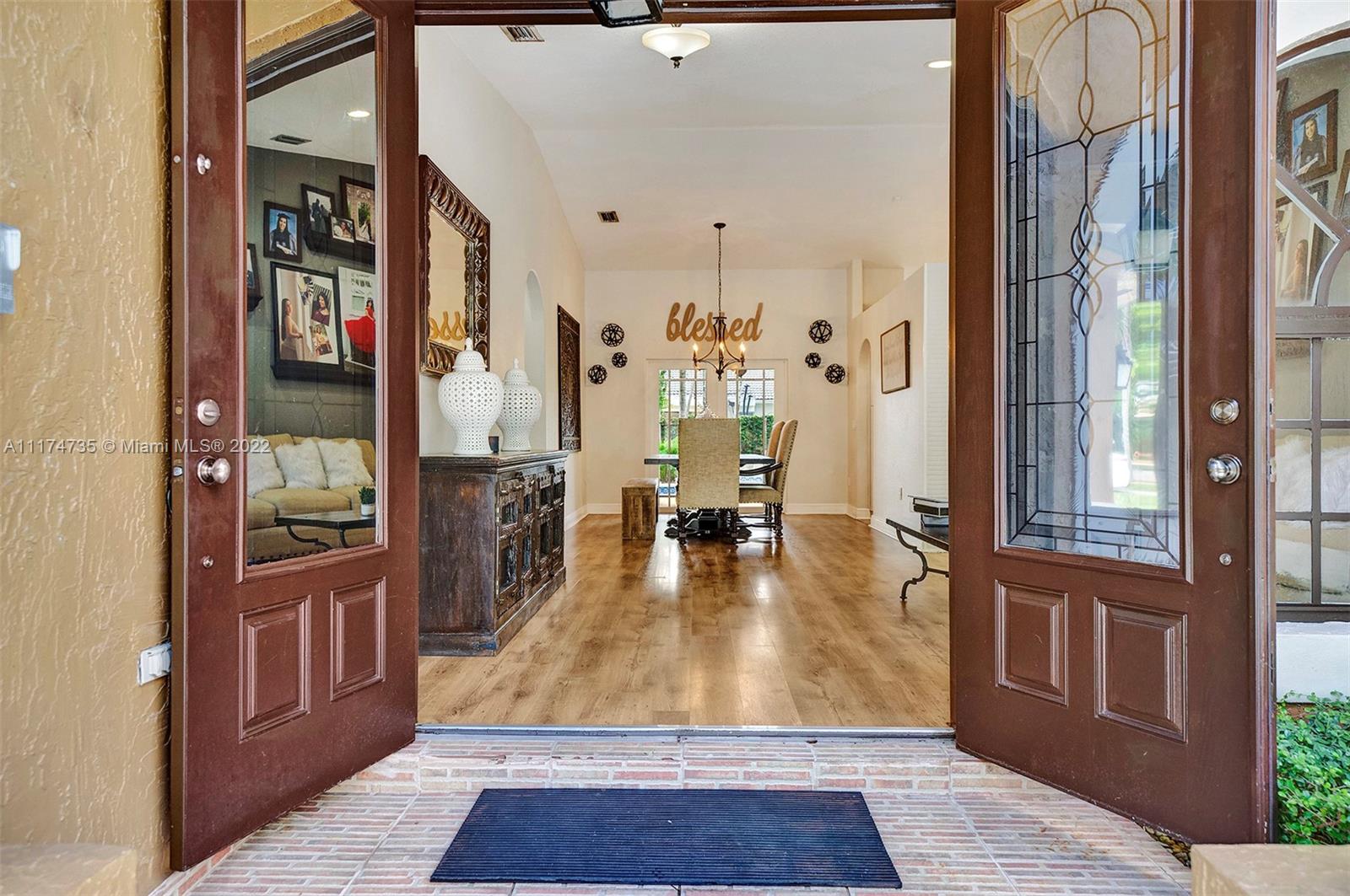 ROYAL LANDINGS - Residential