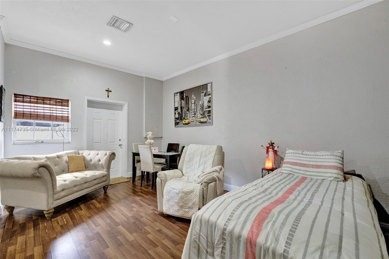 ROYAL LANDINGS - Residential