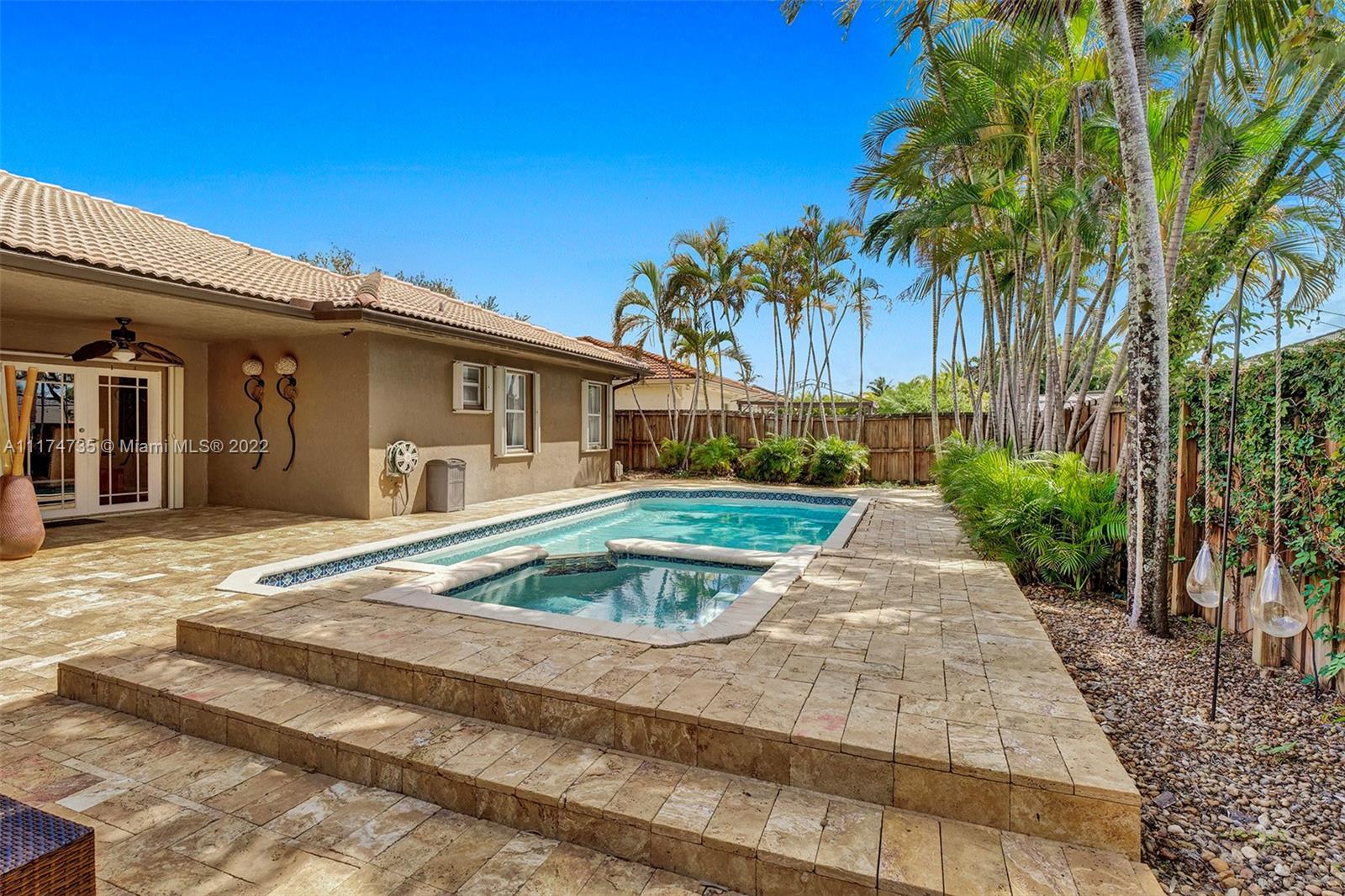 ROYAL LANDINGS - Residential