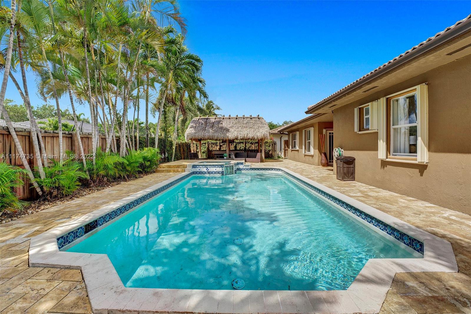 ROYAL LANDINGS - Residential