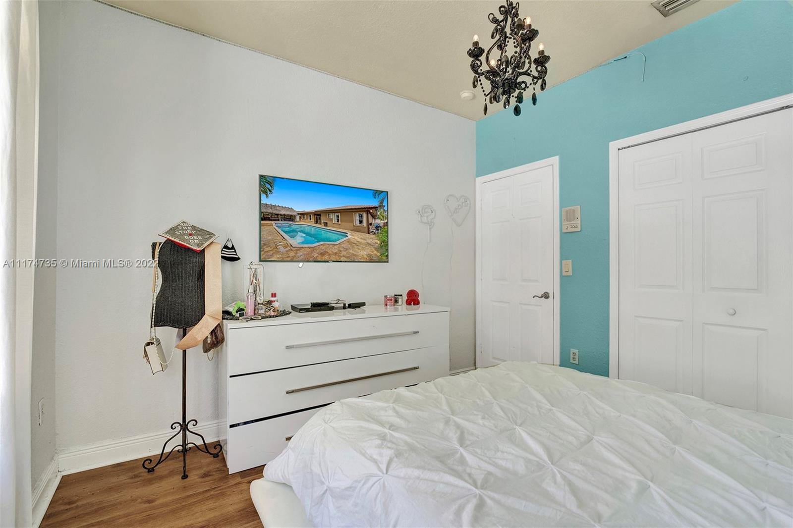 ROYAL LANDINGS - Residential