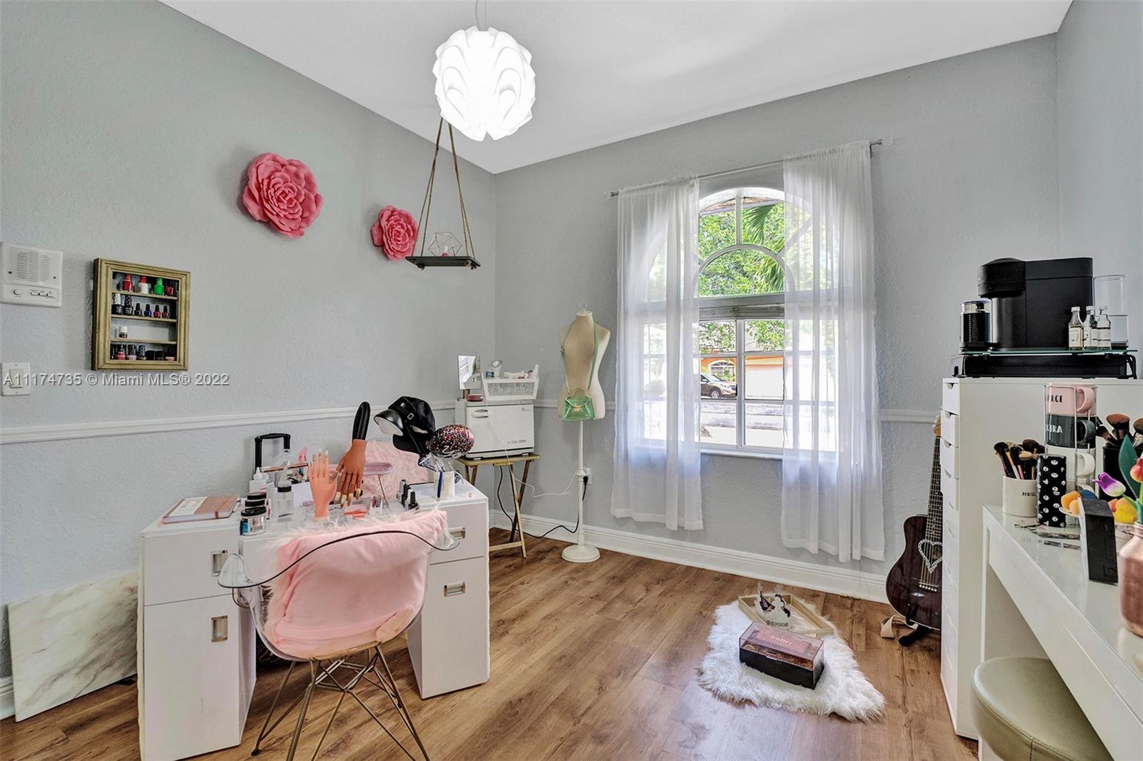 ROYAL LANDINGS - Residential