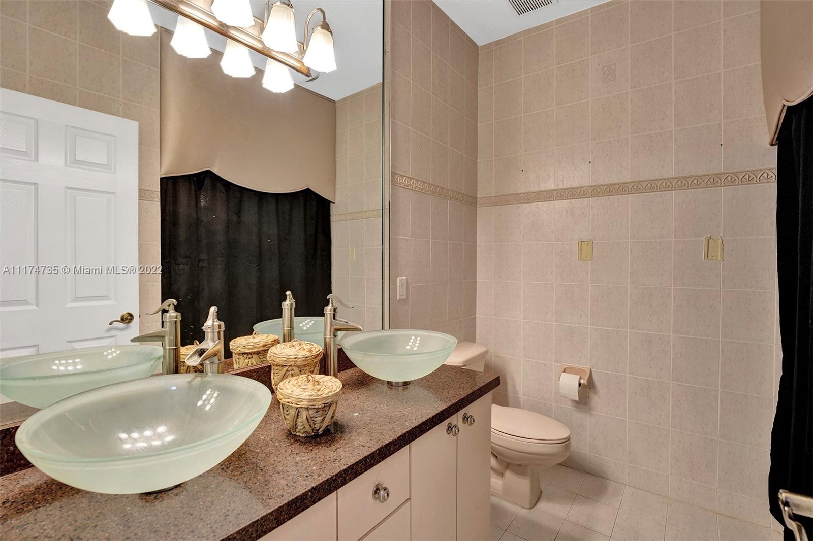 ROYAL LANDINGS - Residential