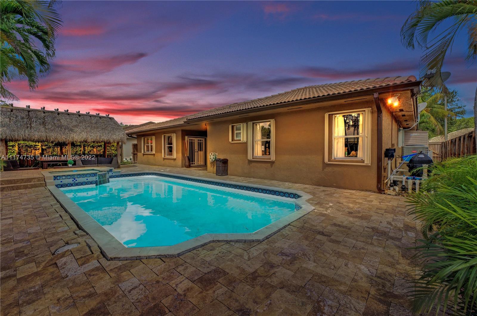 ROYAL LANDINGS - Residential