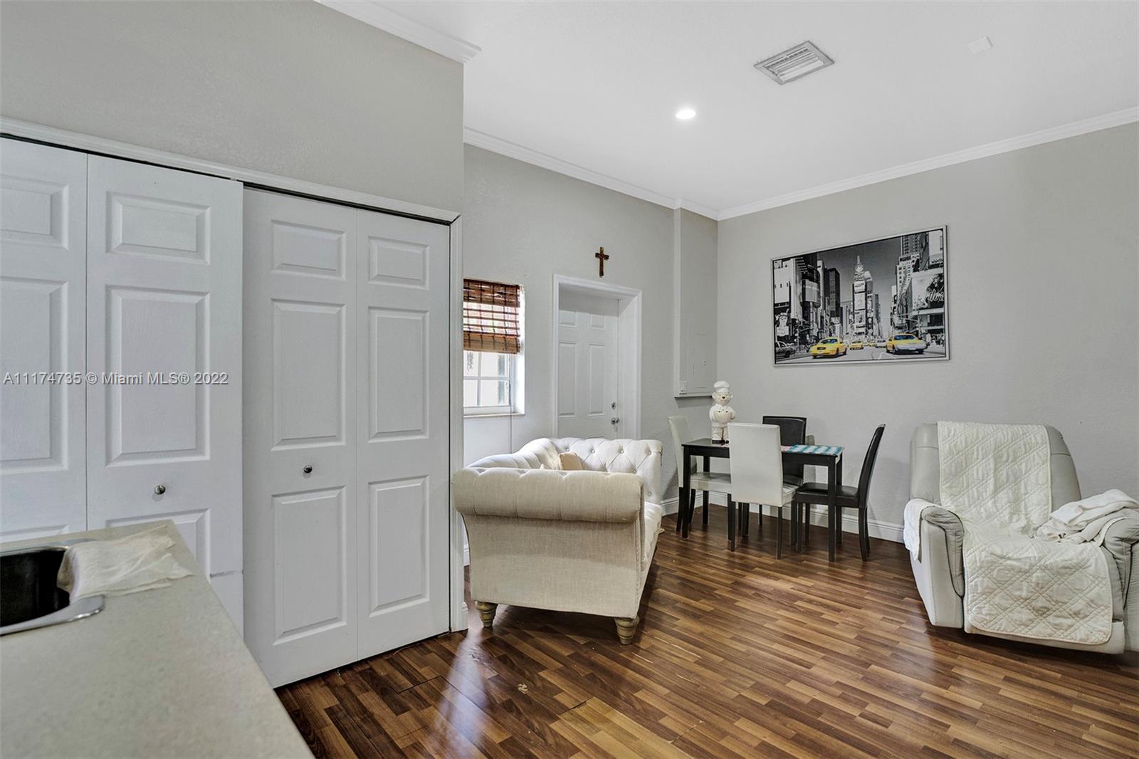 ROYAL LANDINGS - Residential